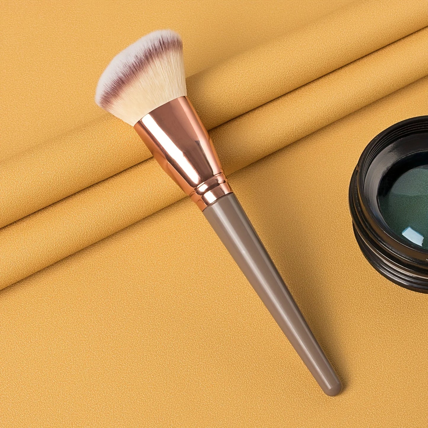 Seiden Beige Borste mit absoluten Finish