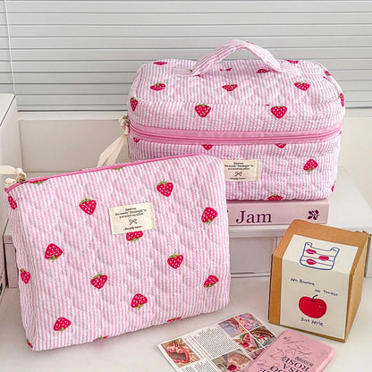 Erdbeerzauber Make-up Tasche 🍓
